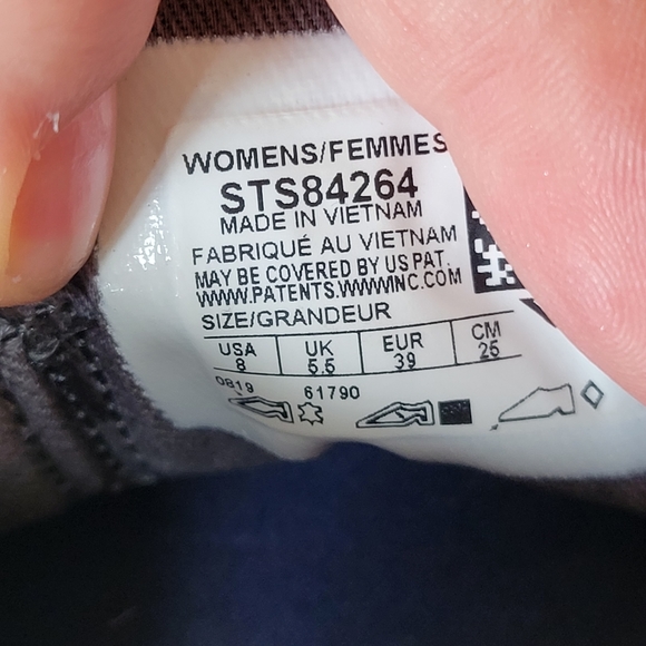 Sperry grey sparkle sneakers with velvet laces. Women's size 8 - Picture 4 of 4